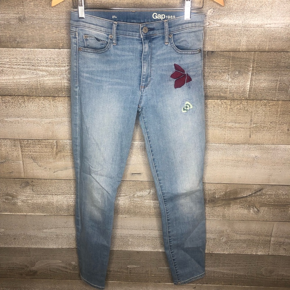 Gap flower applique embroidered skinny light wash jeans